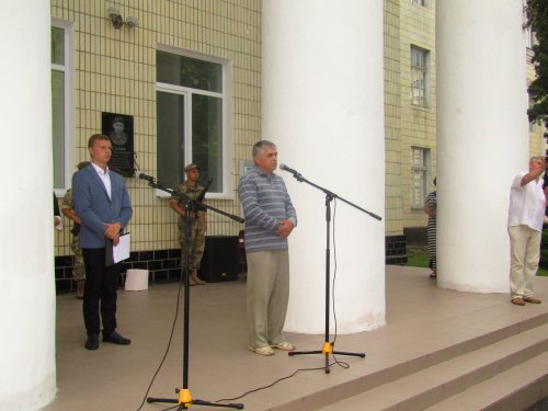 Відкрито меморіальну дошку загиблому воїну Олегу Санику